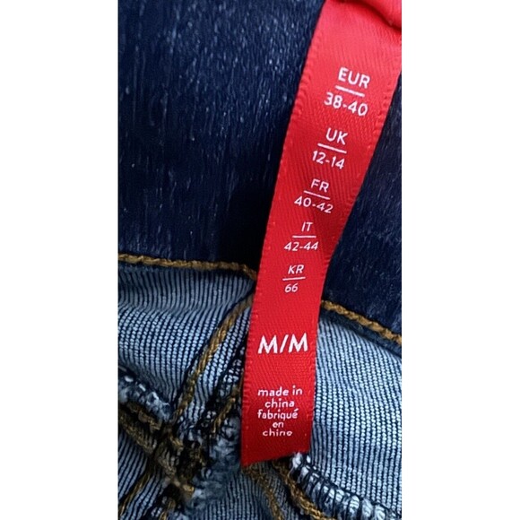 Spanx Sara Blakely Pull-on Jeans Women Size Medium Blue Distressed‎ Raw Cuff EUC - Picture 7 of 7